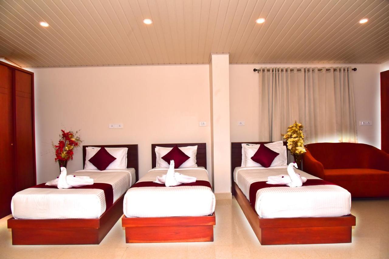 Hotel Coorg Palace Madikeri Exterior photo