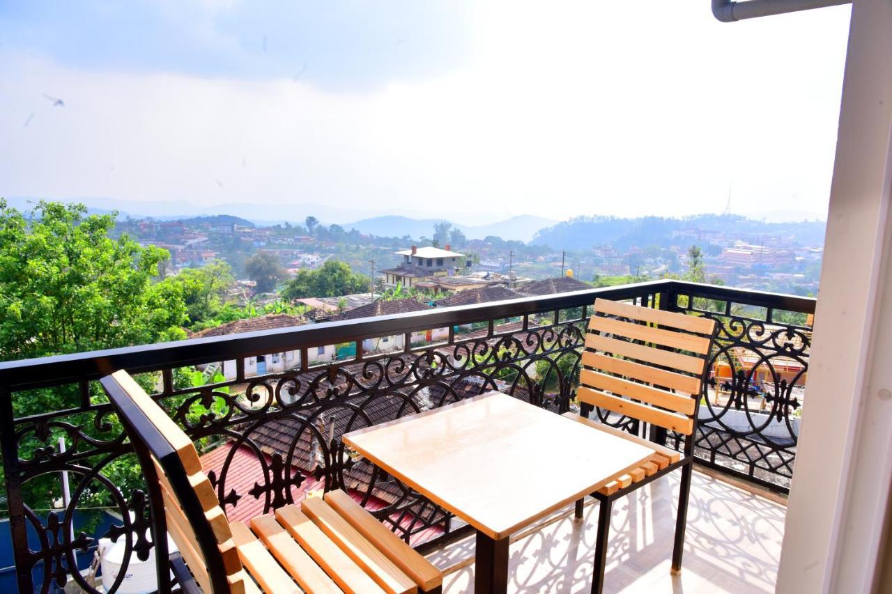 Hotel Coorg Palace Madikeri Exterior photo