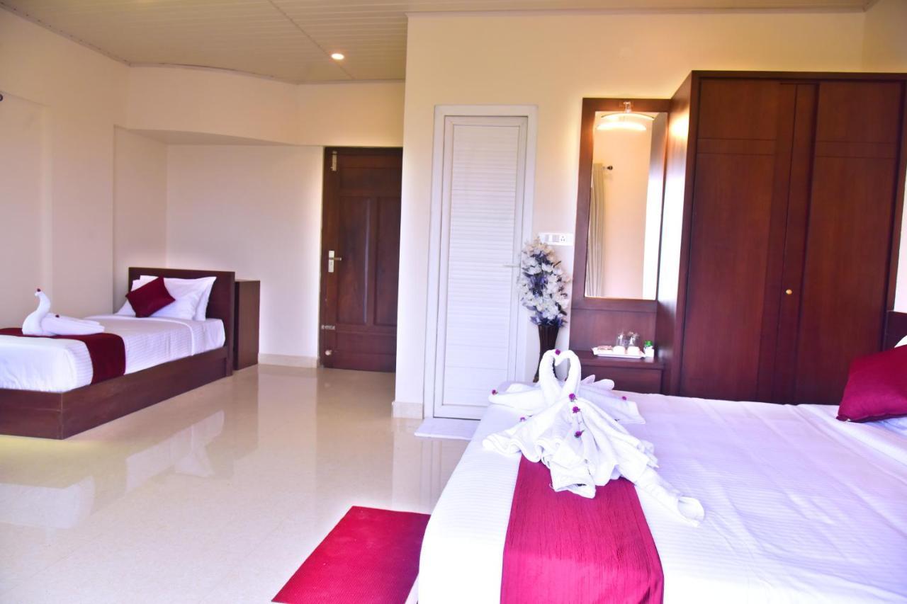 Hotel Coorg Palace Madikeri Exterior photo