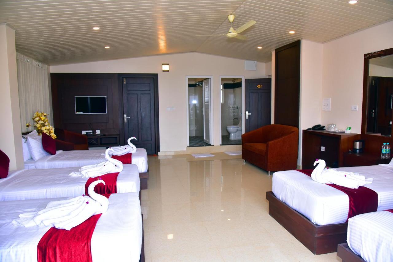 Hotel Coorg Palace Madikeri Exterior photo